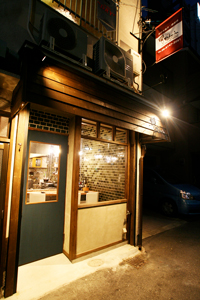 南森町にあるお好み焼・鉄板焼［やきやき多幸じゅう］