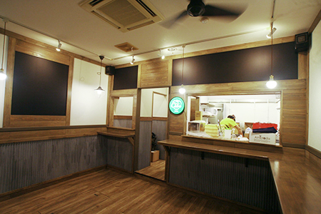 ピザ、イタリアンスタンドバー